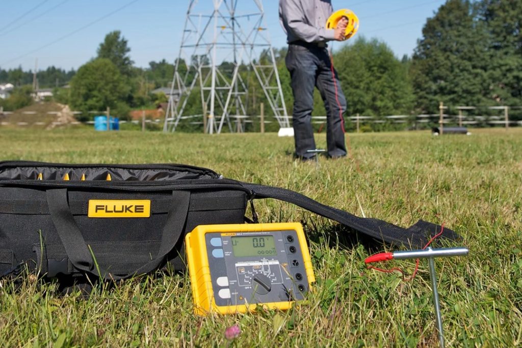 Fluke 1625-2 Advanced Geo Earth Ground Resistance Meter_2